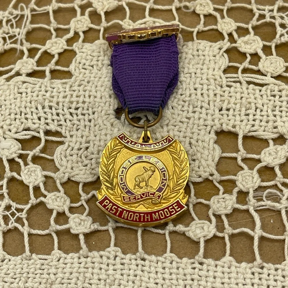 Gold and Purple‎ Moose Service Medal